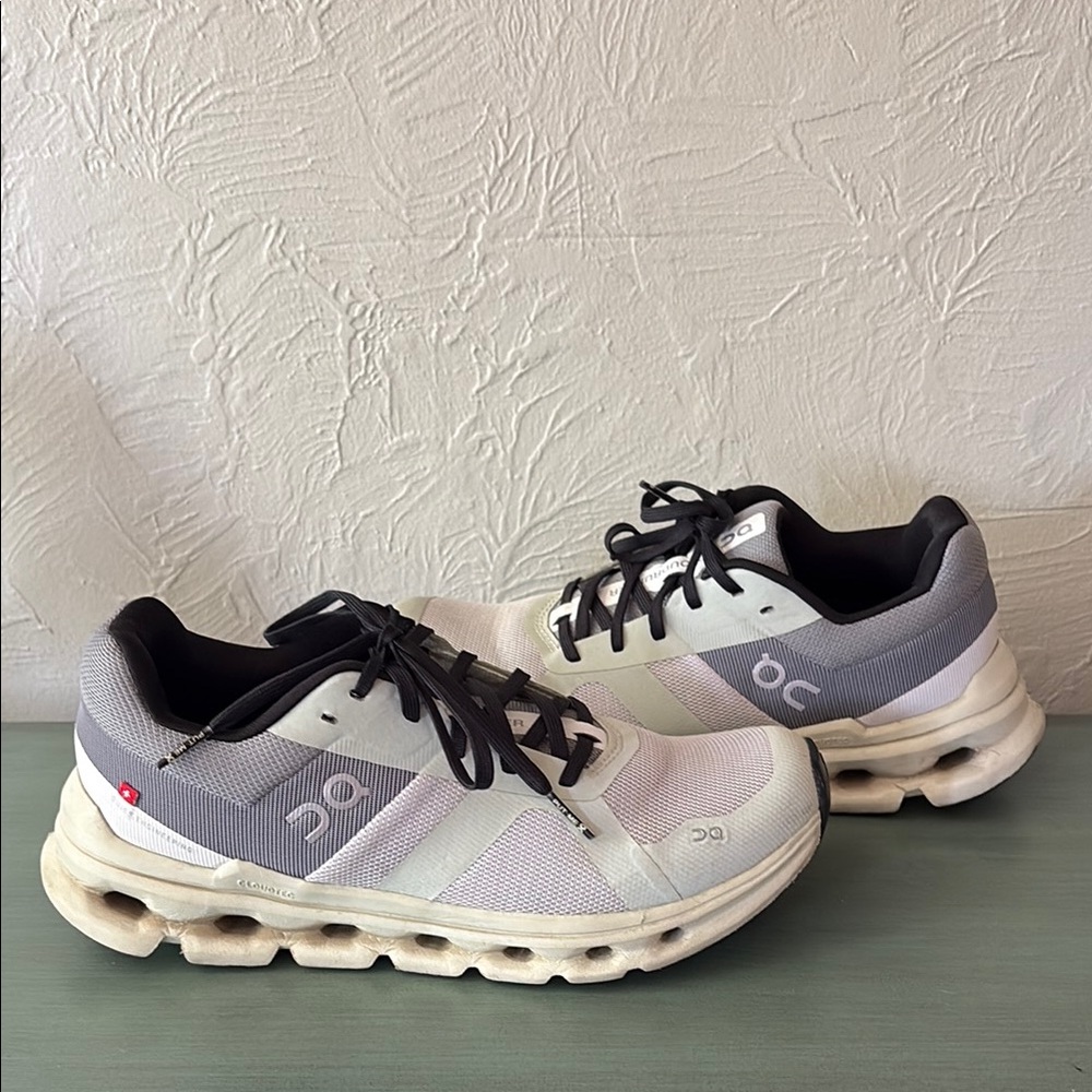 On Cloud White and Gray Athletic Shoes